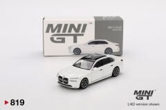 Mini GT 1/64 BMW i7 xDrive60 Mineral White - Blister Paket
