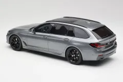 1:18 GT SPIRIT BMW 5 SERİSİ 530e xDRIVE M-SPORT (G31) TOURING SW GT485