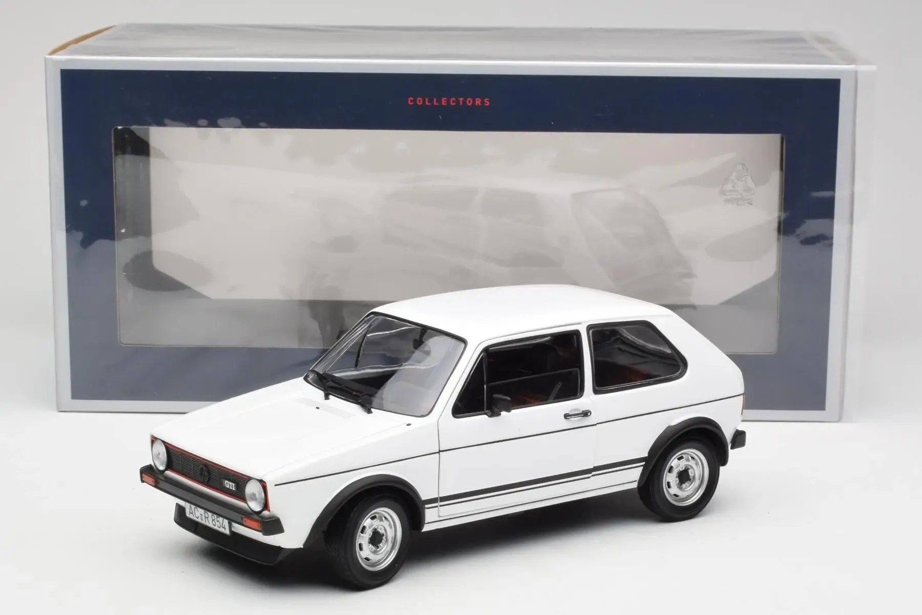 1:18 Norev 1976 Volkswagen Golf GTI