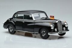1:18 Norev 1955 Mercedes Benz 300 W186 Konrad Adenauer 183707