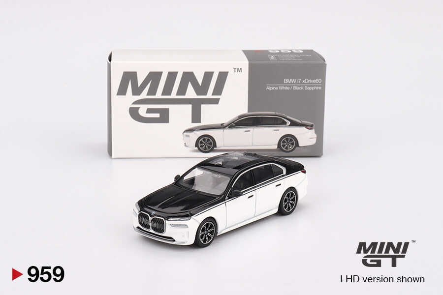 Mini GT 1/64 BMW i7 xDrive60 Alpine White / Black Sapphire MGT00959