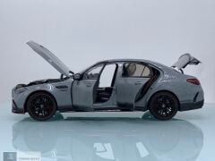 1:18 NZG  Mercedes-AMG C 63 S E Performance (W206) Alpine Grey
